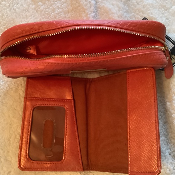 Sold MOR Cosmetic Bag/Passport Holder FauxLeather - Picture 6 of 9